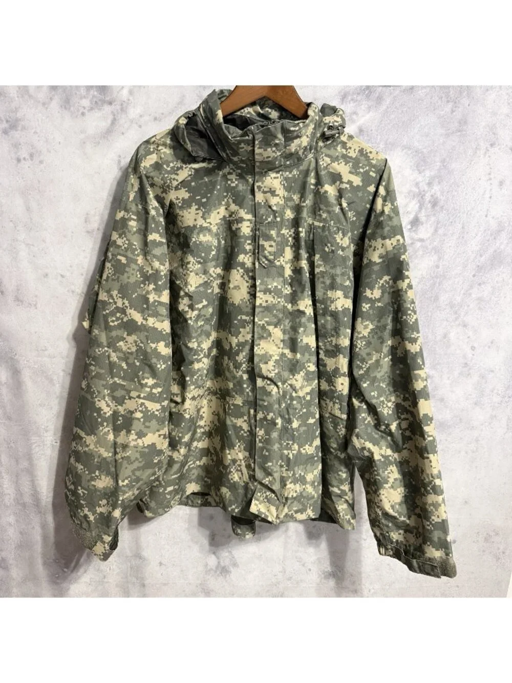US Army Gen III ECWCS Soft Shell Jacket UCP Digital Camo Large Regular Military